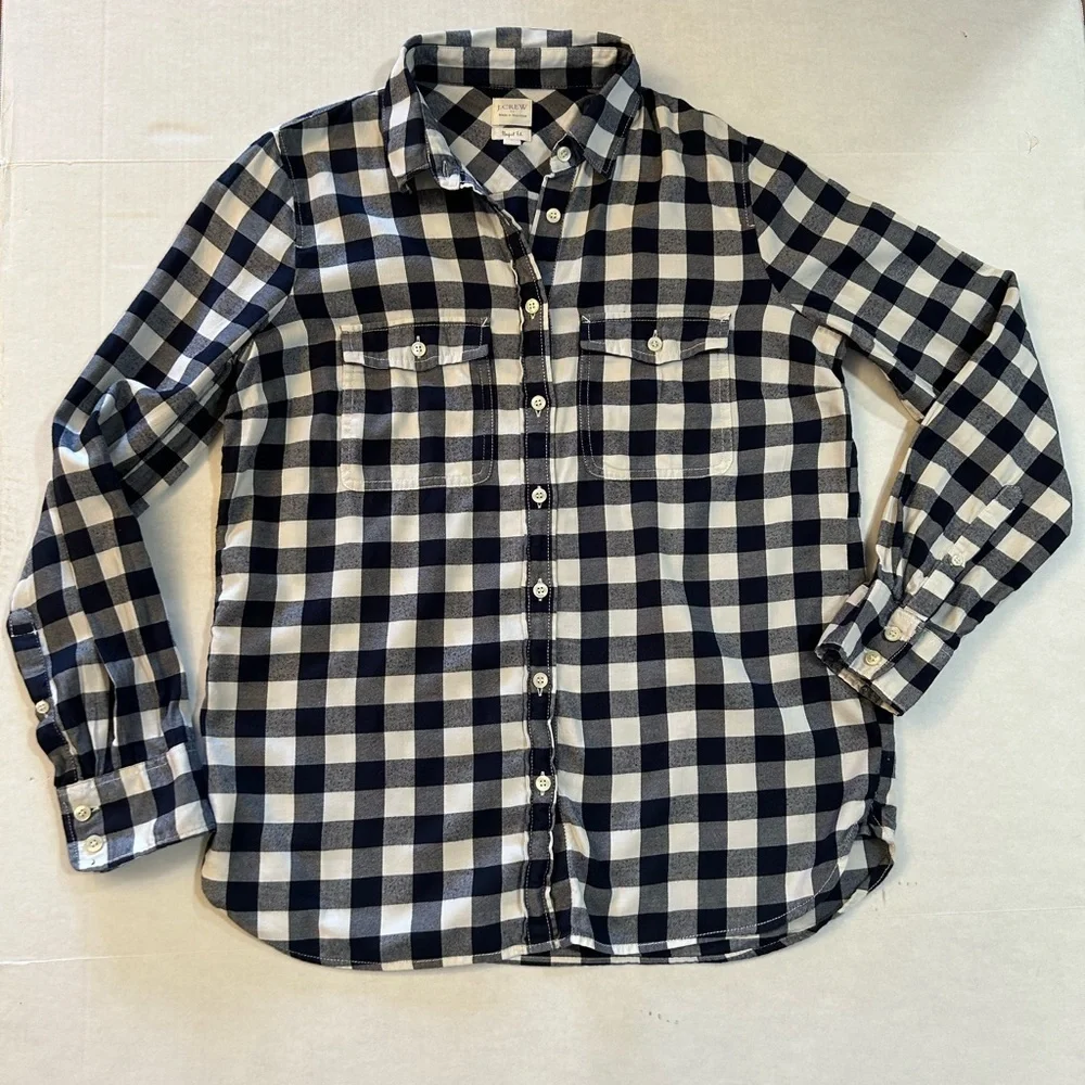 J.‎ Crew women’s Navy & White Checkered button down Shirt with pockets Sz-M AA18
